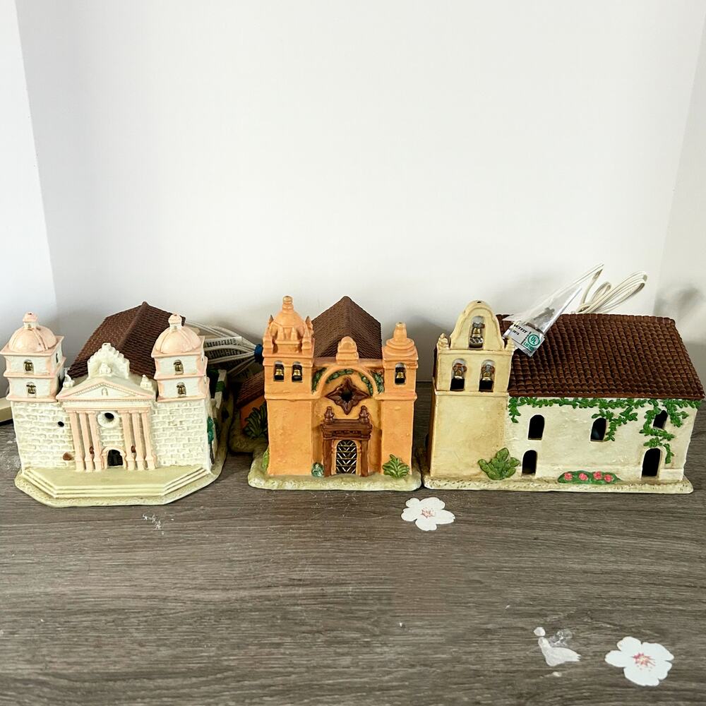 VNTG 1990s Mervyn’s Christmas Illuminated California Missions Ceramic Set of 3